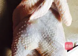 Illustration of how to make chestnut braised chicken 1