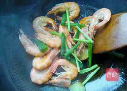 Illustration of how to fry shrimps in oil 10