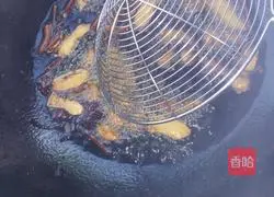 Illustration of how to make spicy cumin oil 6