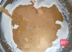 Illustration of how to make coffee chiffon cake 13