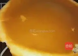 Illustration of how to make eight-inch chocolate chiffon cake 9