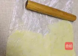 Illustration of how to make potato and egg pizza 4