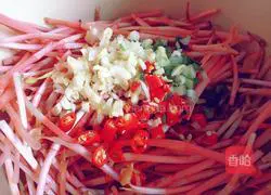 Cold salad Illustration of how to fold ear roots 2