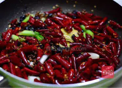 Illustration of how to make spicy chicken nuggets 5