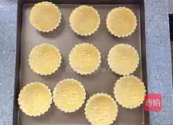 Illustration of how to make Hong Kong-style butter egg tarts 7