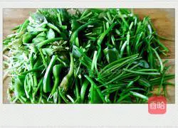 Illustration of how to make stir-fried Erhai sea vegetables 2