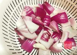 Illustration of how to make kimchi hot pot 4