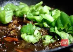 Illustration of how to make braised chicken and rice 12