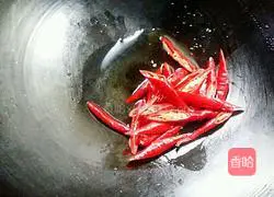 Illustration of how to make spicy beef intestines 11