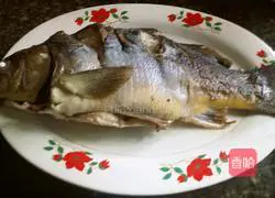 Illustration of how to make carp with black bean sauce 11