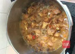 Illustration of Braised Pork Trotters and Chicken Feet 14