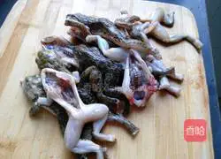 Braised frog Illustration of how to do it 2
