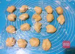 Illustration of how to make garland bread 9