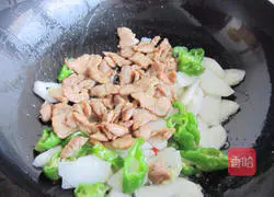 Illustration of how to stir-fry mutton with yam 8