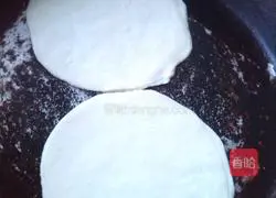 Illustration of how to make pancakes 9