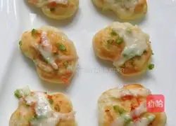 Illustration of how to make mini pizza 6