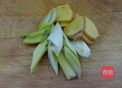 Illustration of how to make steamed Wuchang fish 2