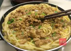 Illustration of how to make Spanish spaghetti omelette 8