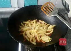 Illustration of how to make Italian hollow noodles 8