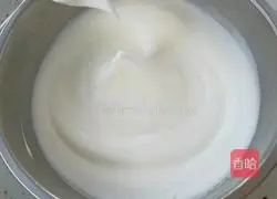 Gold Pillow Cake Recipe Illustration 13