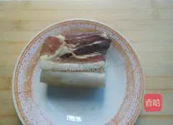 Illustration of how to make Laotan stir-fried pork slices with kimchi 1