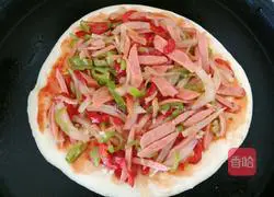 Illustration of making homemade pizza with electric baking pan 14