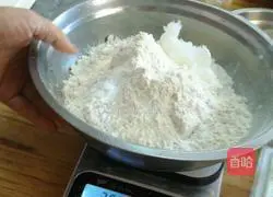 Gold Pillow Cake Recipe Illustration 2