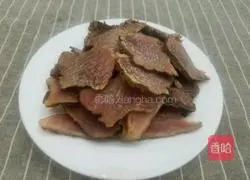 Illustration of how to make fried bacon with artemisia terrestris 2