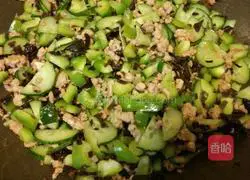 Illustration of Homemade Braised Noodles 4