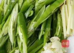 Illustration of how to make stir-fried beef with green pepper 2