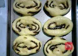 Illustration of how to make bean paste bread 20
