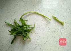 Illustration of how to make fried bacon with mud and mugwort 2