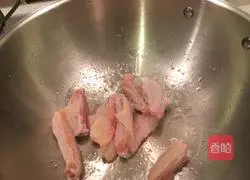 Illustration of how to make pineapple braised chicken wings 3