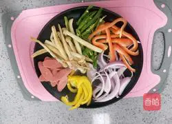 Illustration of how to make pan steamed bun pizza 9