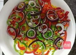 Illustration of how to make simple fresh vegetable pizza 2