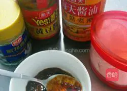 Illustration of how to make three-thread fried rice noodles 4