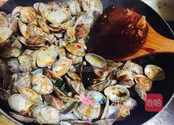 Illustration of how to make spicy clams 9