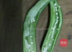 Illustration of how to make minced meat stuffed with green peppers 3