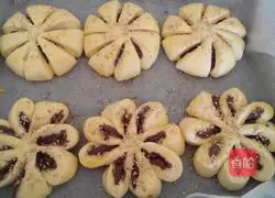 Illustration of making bean paste bread 13