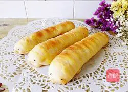 Illustration of how to make stuffed caterpillar bread 20