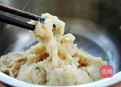 Illustration of how to make chicken meatballs with tomato sauce 7