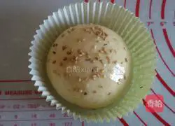 Whole wheat Illustration of how to make butter spiral bread bucket 11