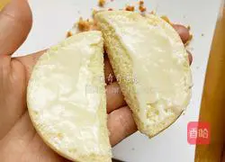 Illustration of how to make meat floss cake 14