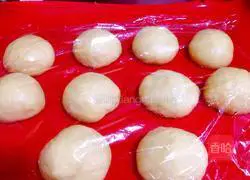 Illustration of how to make bacon rolls 4