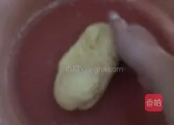 Illustration of how to make sausage bread 2