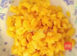 Illustration of how to make raisin and pineapple bread 2