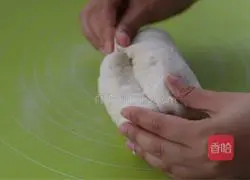 Illustration of how to make a no-knead country European bag 10