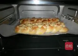 Illustration of how to make light cream braided bread 14