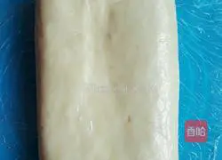 Illustration of how to make croissants 12