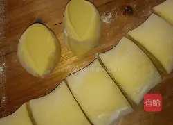 Illustration of making Nanru bread 7